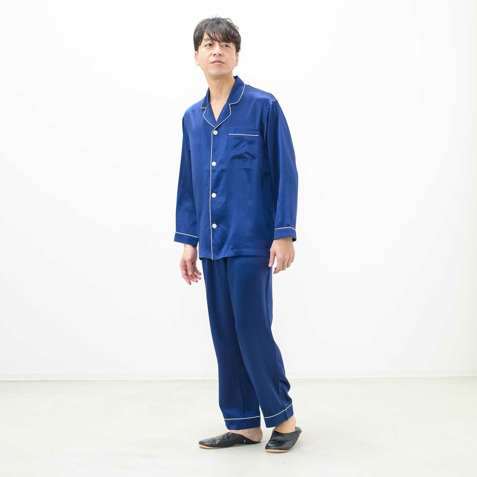 定価18700円ミラショーン☆秋から春スリーシーズンパジャマ　綿100% 高級 紳士]サテン ドット プリント メンズ パジャマ 【mila schon】 ミラ