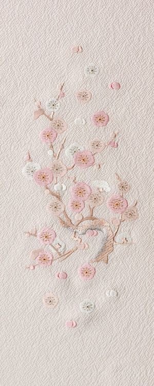 小梅 刺繍半衿 / 正絹・縮緬 / 袷用 / 薄ピンク地 / 半襟 | さんび公式