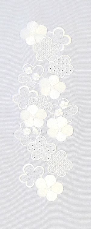 松梅に鳥 刺繍半衿 No.15055 / 正絹・塩瀬 / 袷用 / 白地×白金 / 半襟