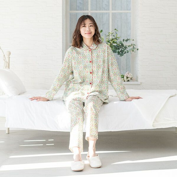 【新品】リバティ LIBERTY fabric　あったか中綿入りパジャマ（L）a 楽天市場】【LIBERTY】リバティ 天竺プリント レディース パジャマ 綿