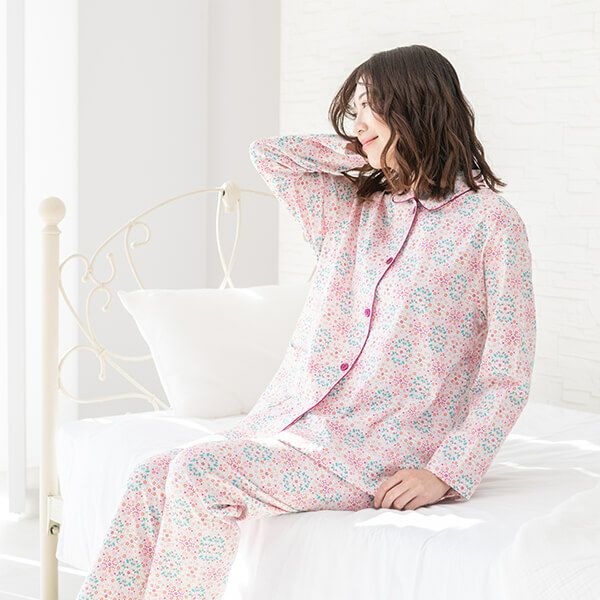 【新品】リバティ LIBERTY fabric春秋物パジャマ（M)　B 2026年最新】LIBERTY パジャマの人気アイテム - メルカリ