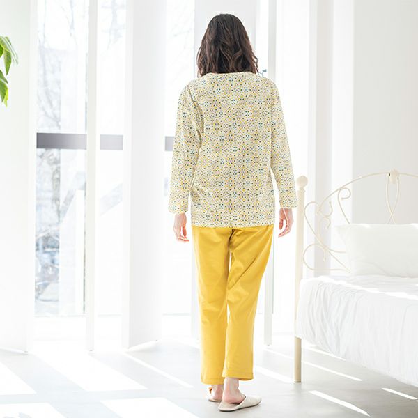 【新品】リバティ LIBERTY fabric　秋冬物総柄パジャマ（L)　日本製 新品】リバティ LIBERTY fabric 秋冬物総柄パジャマ（L) 日本製 【公式