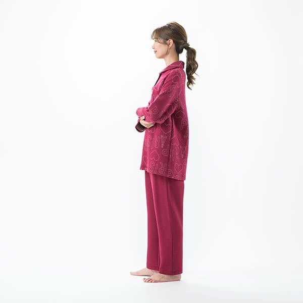 【新品】エルELLE　秋冬物あったかい中わた入りニットキルト パジャマ（M) ELLE】ニットキルトジャガード PARIS 柄 ハート柄 パジャマ | arakawa