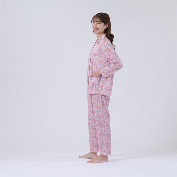 新品　リバティ　パジャマ　ピンク　日本製 LIBERTY リバティ】 Meadow Song柄 60天竺パジャマ 綿100％ 前開き 襟あり
