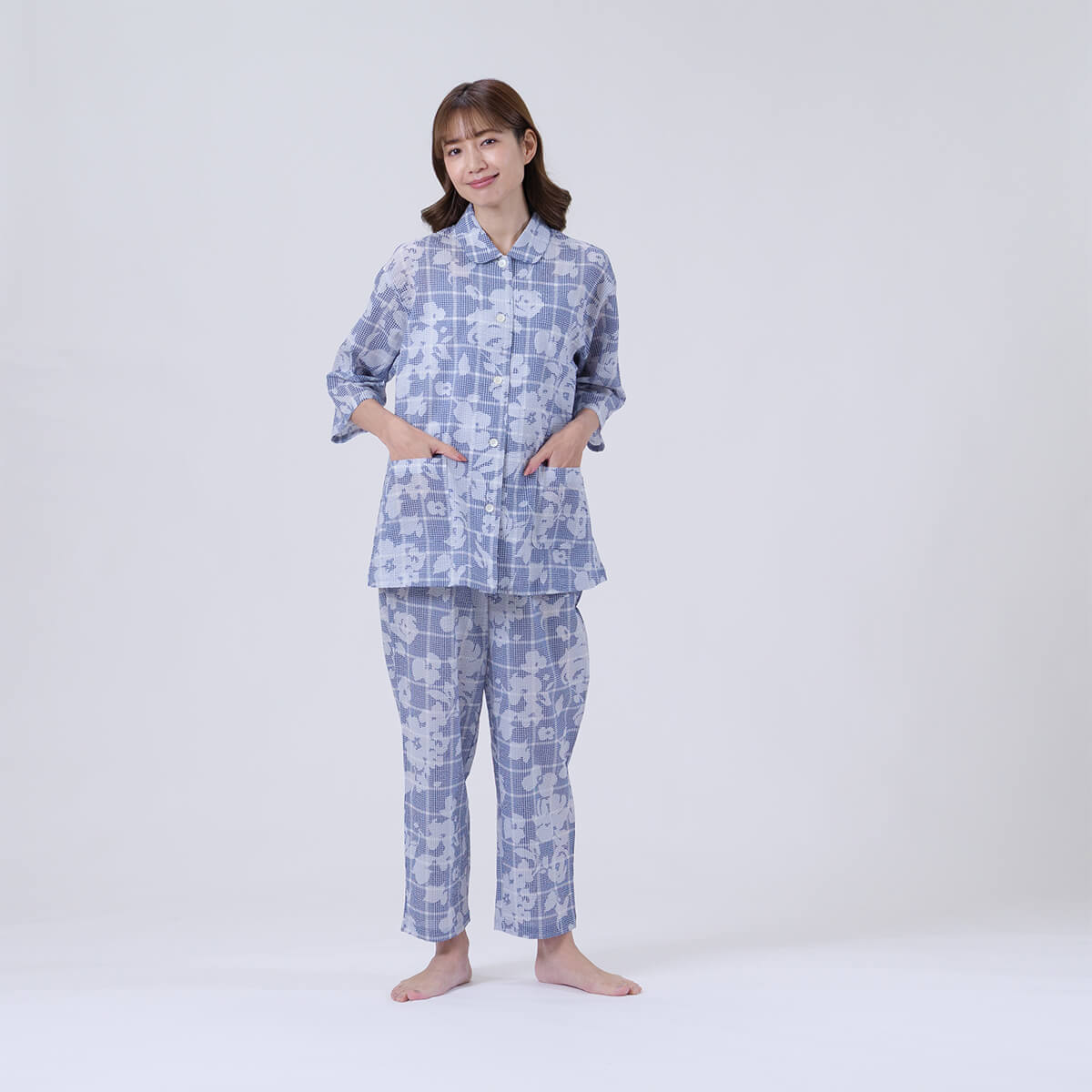 【DAKS】チェックオンフラワープリント80ローンリップル7分袖長ズボンパジャマ日本製綿100％